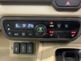 フロント両席にはシートヒーターが付いています!寒い日に便利な装備ですね。