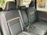 後部座席です。綺麗・清潔に仕上げております。内装の綺麗なお車は気持ちが良いですし、コンディションのいい車が多いです。