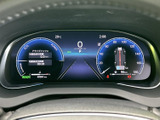 見やすいデザインのメーターは、必要な情報を正確に表示し、運転に集中できる洗練された空間を実現します。