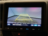 バックカメラ搭載です!車庫入れが苦手な人はもちろん、車両感覚に自信がある人にもお勧めです!見えない箇所が見えるようになるので、低い障害物や隠れてしまっている子供の存在等にも気付く事が出来ます。