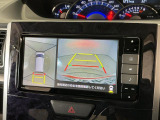 【パノラマモニター】車両周囲を上から見下ろしたような映像を表示。正確なモニタリングが可能になり、駐車時・幅寄せをアシストします!
