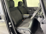 ■運転席にはシート高を調整できるハイトアジャスターが装備され、幅広いシートポジションの設定が可能になっております
