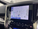 ナビゲーション付です。 ナビがあると便利、ラクラク何処でもいけます。 ナビが有るのと無いのとでは大きな違いですね。