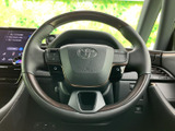 握りやすいステアリングで、快適な運転操作を実現。操作性にも優れ、スムーズなハンドリングをサポートします。上質な素材感も魅力です。