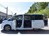 両側電動スライドドア搭載で乗り降りも楽々でございます♪