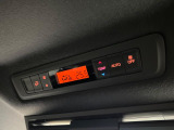【リアオートエアコン】広い後部座席には必須の機能!風量や温度を自動で調整し前席と同様な車内環境にしてくれるリアオートエアコンを装備。夏の暑さも冬の寒さもストレスなく快適にお過ごしいただけます♪