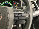 前方の車との車間を設定し、スピードを上げたり緩めたりを自動で行ってくれる追尾式の「レーダークルーズ」。上級装備の一つです!高級車にしかつかない嬉しい機能です。