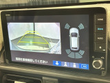 リバースギアに入れるだけで後方の表示へ切り替わります。夜間や雨の日の駐車も楽になりますよ。
