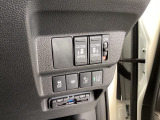 パワースライドドアの開閉はスマートキーのリモコンやドアノブは勿論、運転席側のスイッチ操作でも開閉ができ、安全・簡単です。