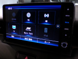 CD、DVD、Bluetooth、AM、FM、AUX、スマートフォン接続ができます。