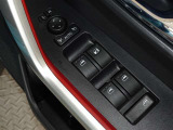 電動格納式ドアミラー・パワーウインドウを装備しています。