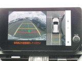 パノラミックビューモニター&バックモニター♪車両の前後左右に搭載した4つのカメラの映像を合成し、車を真上から見ているような映像を表示♪