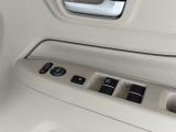 運転席ドアスイッチ周辺です。