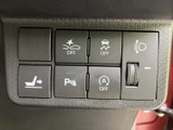 日常の運転を助けるスイッチ類です。分かりやすく操作でき、快適なドライブを支援します。
