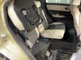 後席をはね上げれば、「もうひとつの荷室」が生まれます。
