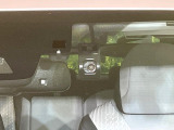 【トヨタセーフティセンス】走行中に前方の車両等を認識し、衝突しそうな時は警報とブレーキで衝突回避と被害軽減をアシスト。より安全にドライブをお楽しみいただけます。