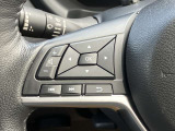 運転中も視線を外さずチャンネルやボリューム調整可能、安心便利なステアリングスイッチ付き!