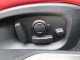 パワーシート搭載車両です!