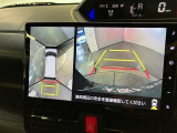 【パノラミックビュー&バックビュー】駐車時の安全確認をする為に車両上方からの映像と後方カメラからのを同時に表示しバックガイドも付いているのでバックの苦手な方でも安心して運転出来ますよ。