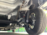 お車を安心してお乗りいただく為には、足回りの定期点検が欠かせません。サービスサポート(有償保証)では無料点検もご提供しており、安心のカーライフをお過ごしいただけるサポート体制が整っています。