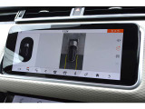 車の周囲360&deg;のオーバーヘッドビューをタッチスクリーンに表示。同時にいくつかのビューを映し出し、タッチスクリーンの表示と音で障害物との距離をお伝えします。駐車の苦手な方も安心の機能です。