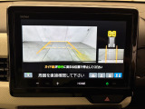 【バックカメラ】リバースにするだけで映ります、後方の安全確認や、狭い駐車場での車庫入れ、雨の日や夜間など視界の悪い時に便利です!安全にバックする為には欠かせない装備です。