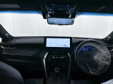 落ち着いたカラーの内装で、ゆったりと運転したい方に。