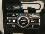 オートエアコンは温度を設定するだけで、自動で風量などを設定してくれます。運転しながら操作も必要ないので、安全性も向上します。