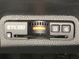 ハンドルの左下にETC2.0がついています。高速道路の料金所の通過も楽々です。 カードの取り出しもしやすい場所についています。