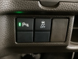ハンドルの左下にHondaセンシング用の、VSA(ABS+TCS+横滑り抑制)解除スイッチなどがついています。