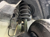 お車を安心してお乗りいただく為には、足回りの定期点検が欠かせません。サービスサポート(有償保証)では無料点検もご提供しており、安心のカーライフをお過ごしいただけるサポート体制が整っています。