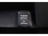 12V電源ソケットから、携帯の充電なども可能です。