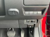運転席右側に各種スイッチがあります!