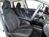 運転席まわりです。実際に座ってみて乗り心地を体感してみて下さい。