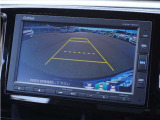 【バックカメラ】駐車が苦手な方でも安心してお乗りいただけます。リバース連動で画面が切り替わるのでとっても便利です。