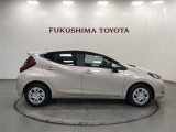 【まるごとクリーニング】シートを取り外し、車内を徹底洗浄。隅々まで丁寧に仕上げています。
