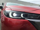 LEDヘッドランプ装備・消費電力が少なく明るいので夜間走行も安心して運転出来ます。