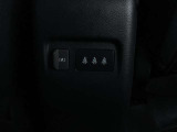 センターアームレスト後ろ側にはUSB,,Aが装備されてます。