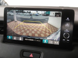 ギヤをRに入れるとナビの画面に後ろの映像が映るリヤカメラ付!後退時の安全確認やコンディションの悪い視界でもカラーバックモニターがドライバーをサポート☆☆☆