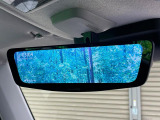 【デジタルルームミラー】後席の大きな荷物や同乗者で後方が確認しづらい時でも安心!カメラが撮影した車両後方の映像をルームミラー内に表示。クリアな視界で状況の確認が可能です!