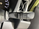 【オートライト(AUTO)】外の明るさをシステムが感知して、自動でヘッドライトが点灯します!ヘッドライトをつけ忘れを防ぐ便利機能です。