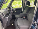 運転しやすい空間設計が魅力です。視界が広く、操作性も抜群。快適なドライブをサポートする機能が充実しています。