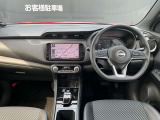 前席内装の全体像です。是非実車をご覧にお越し頂き実際にお座りください。