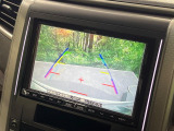【バックカメラ】駐車時に後方がリアルタイム映像で確認できます。大型商業施設や立体駐車場での駐車時や、夜間のバック時に大活躍!運転スキルに関わらず、今や必須となった装備のひとつです!