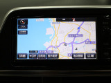 【純正ナビゲーション】使いやすいナビ操作にオーディオ機能も充実!Bluetooth接続で運転中のハンズフリー電話や好みの音楽を車内に流す事が出来ます。ラインナップや車種に応じて豊富な機能が使用可能♪