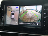 アラウンドビューモニター搭載で運転席からクルマの前後左右の状況を確認できます。