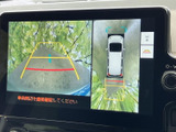 車両周辺の状況を画面で確認できるので、安全な運転をサポートします。狭い場所での駐車も安心です。