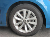 全車両に標準装備の純正アルミホイールは、純正ならではのバランスの良いデザインと、走行安定性をお楽しみ頂けます。