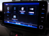 CD、DVD、Bluetooth、AM、FM、AUX、スマートフォン接続ができます。