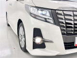 フォグランプ装着車です。暗い夜道の車両前方を明るく照らします